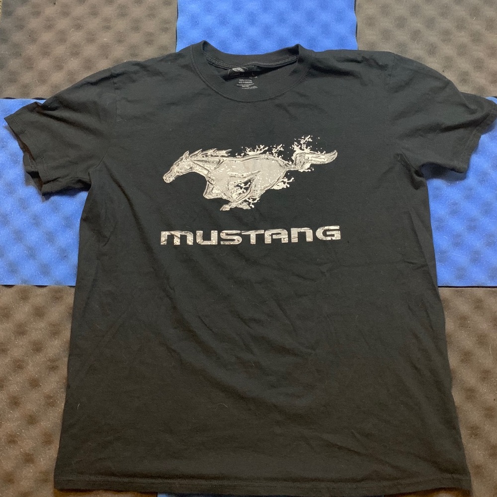 ❗️3 for 15❗️ford mustang shirt